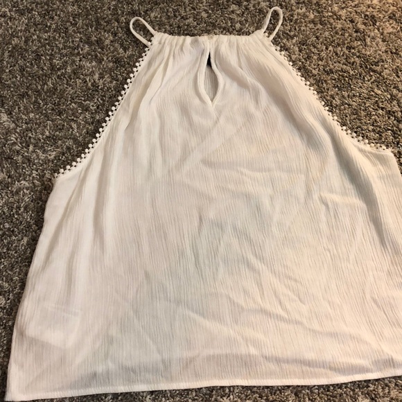 ✨white cropped halter tank top✨ - Picture 4 of 5